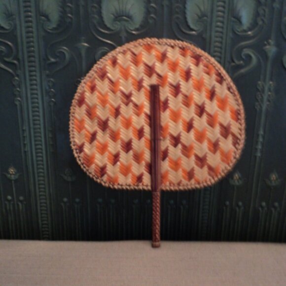 vintage wicker fan wall decor - Picture 2 of 2